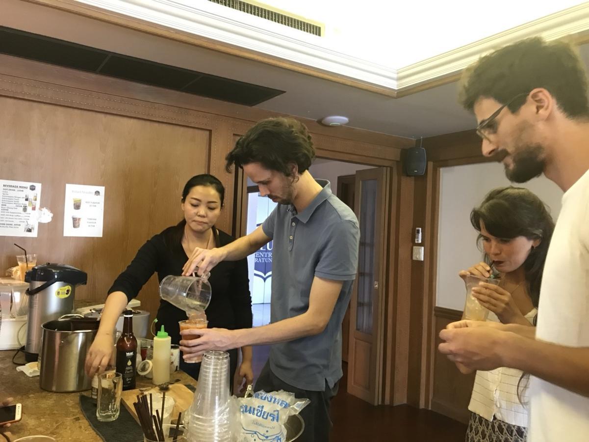 バンコク都 グラー セントラル プラトゥーナムホステル エクステリア 写真